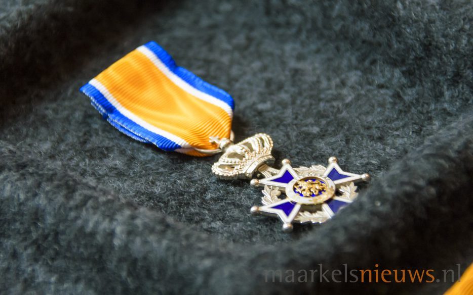 Oranjeborrel voor gedecoreerden in Hof van Twente