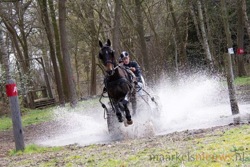 Oefenparcours menhindernissen bij Hippisch Centrum Markelo