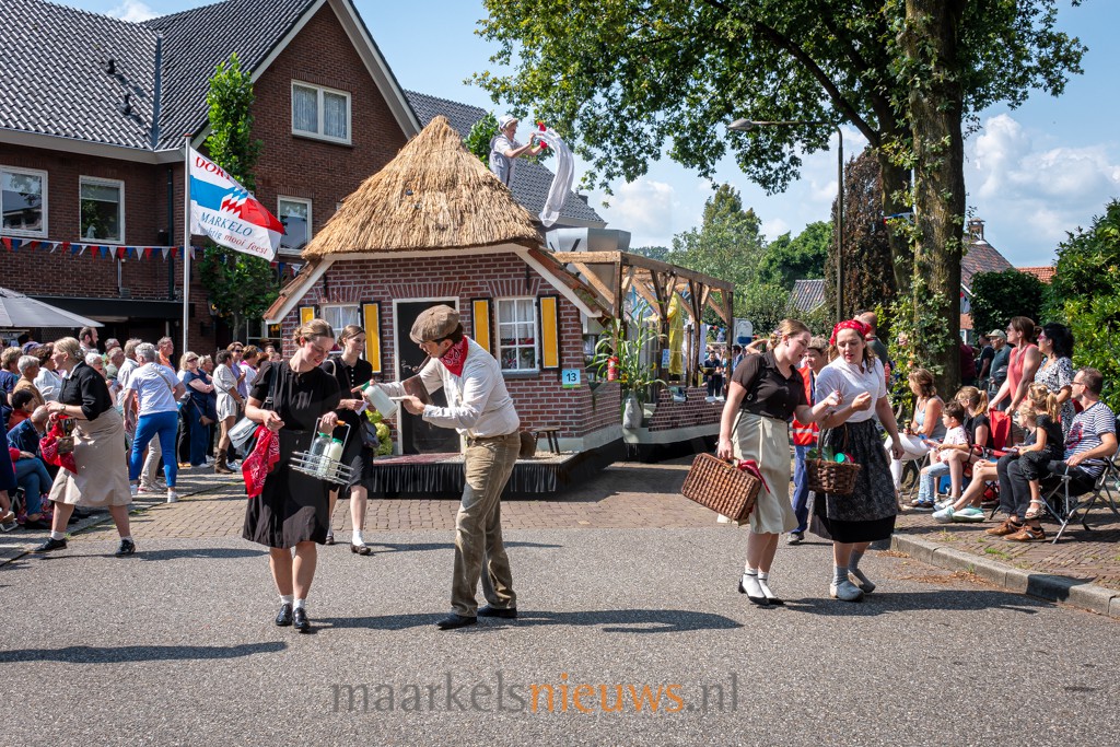 Optocht morgen door Markelo