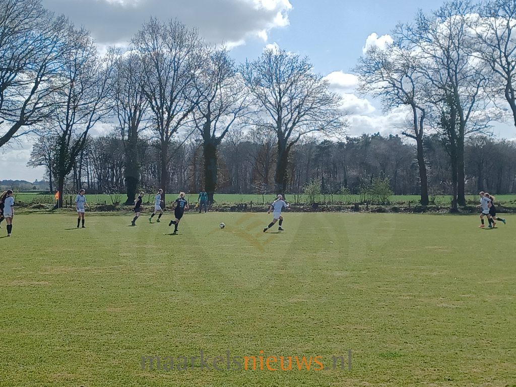 Sportclub Markelo MO17-1 doet goede zaken