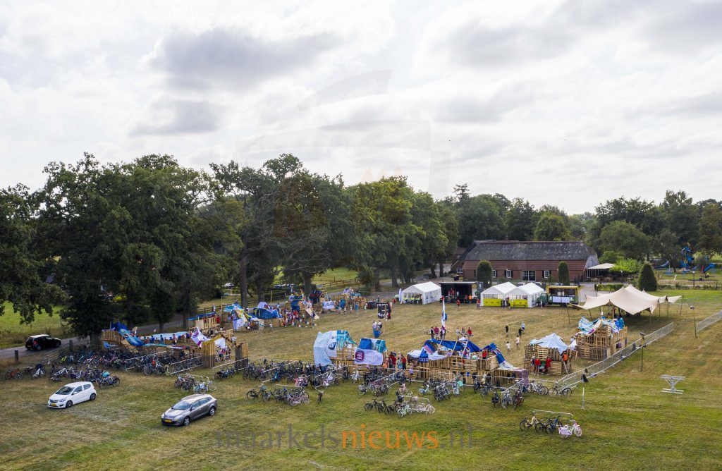 Kleurrijke creaties tijdens tweede dag Houtdorp Markelo