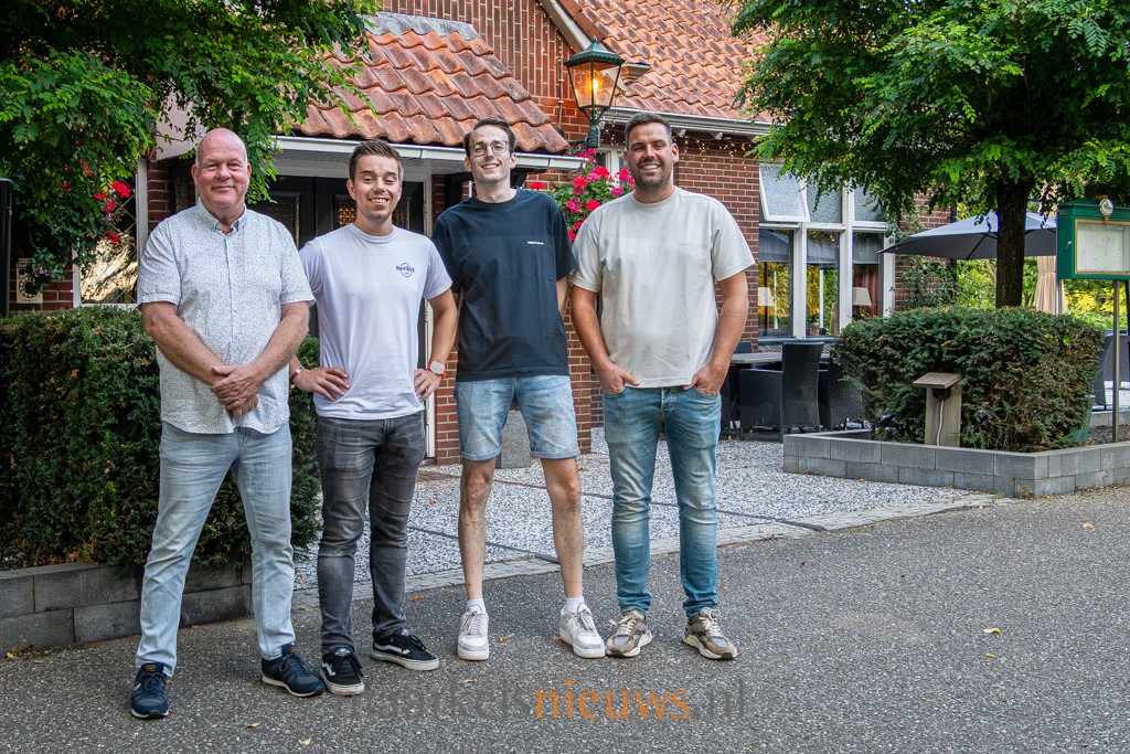 Twan en Sam strijden in finale om titel Biljartkoning
