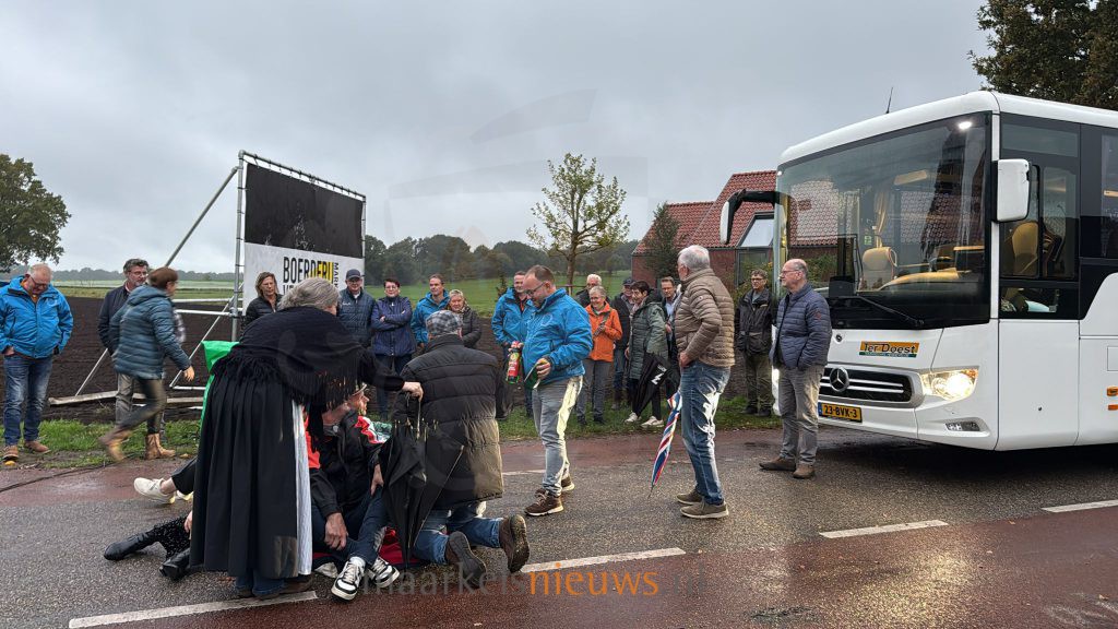 Officiële opening van Boerderijverlichting Markelo