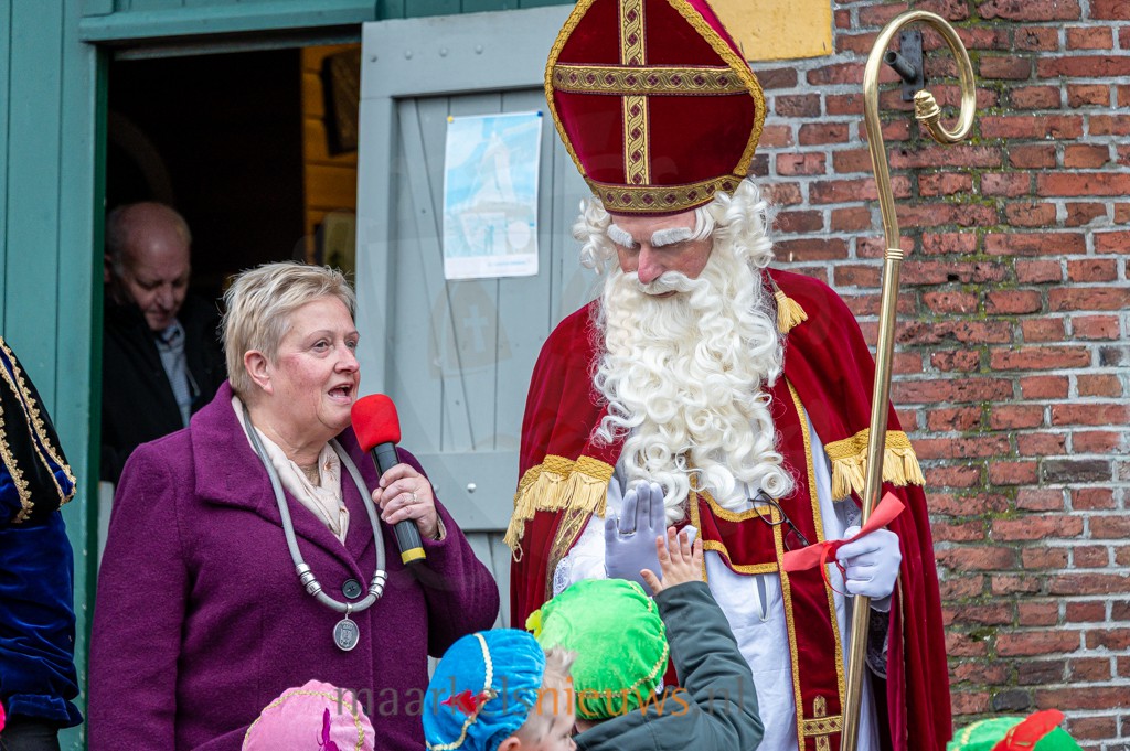 Grote opkomst bij Sinterklaasintocht in Markelo