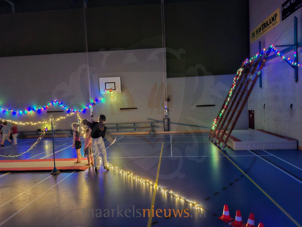 Veel jonge deelnemers kerstlichtjesles GV Markelo