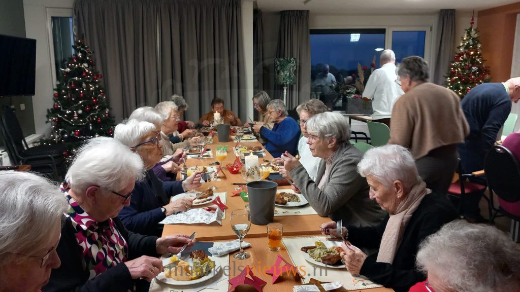 Kerstvieringen volgen elkaar op bij De Esch