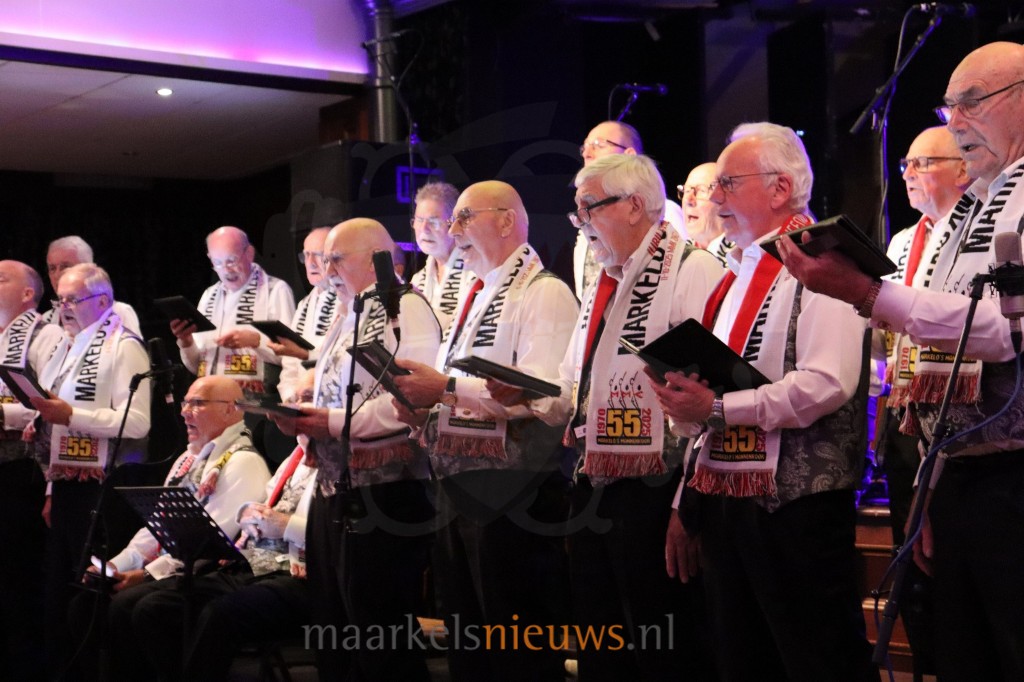 Markelo’s Mannenkoor sluit jubileumjaar af met kerstconcert