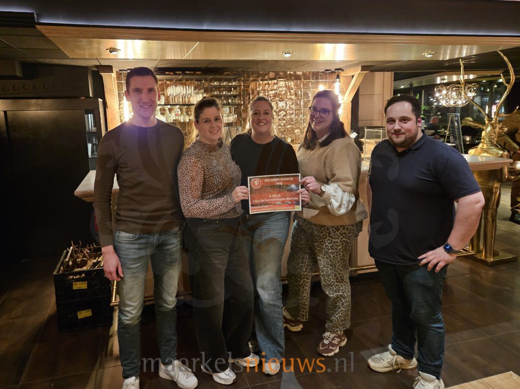 Markelose FC Twente-supporters steunen Avond4Daagse