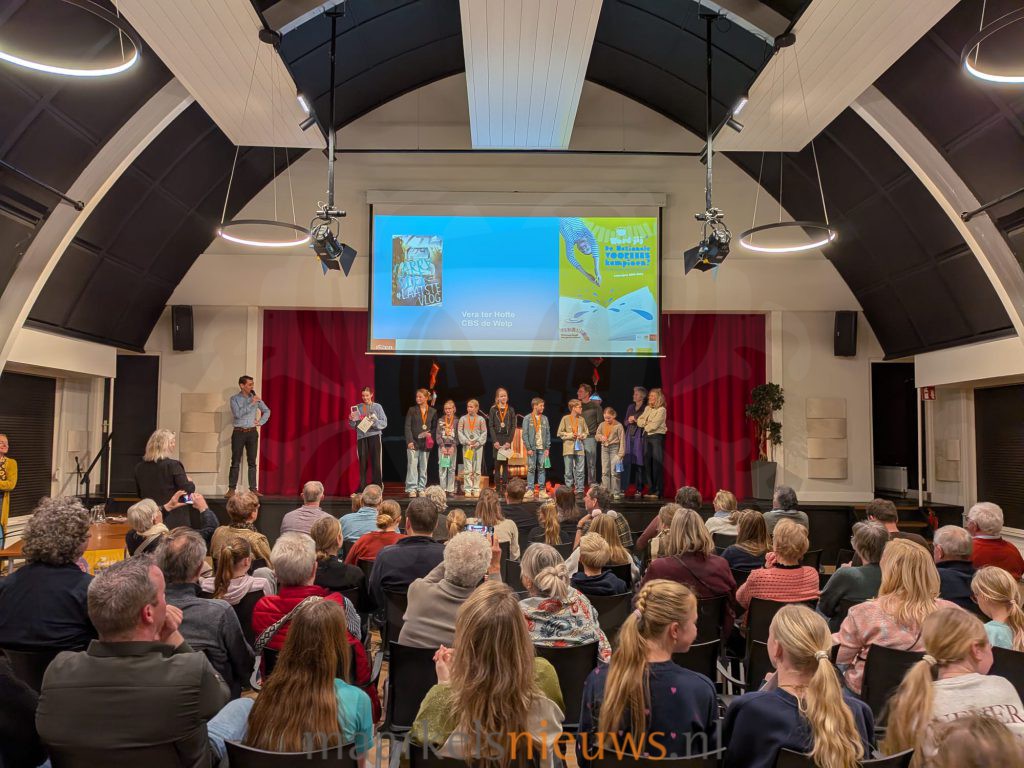 Vera ter Höfte voorleeskampioen Hof van Twente