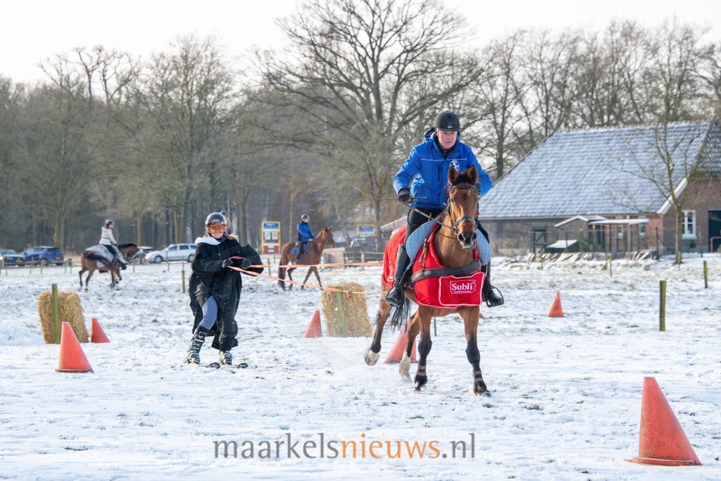 Grote belangstelling voor galopskiën in Markelo