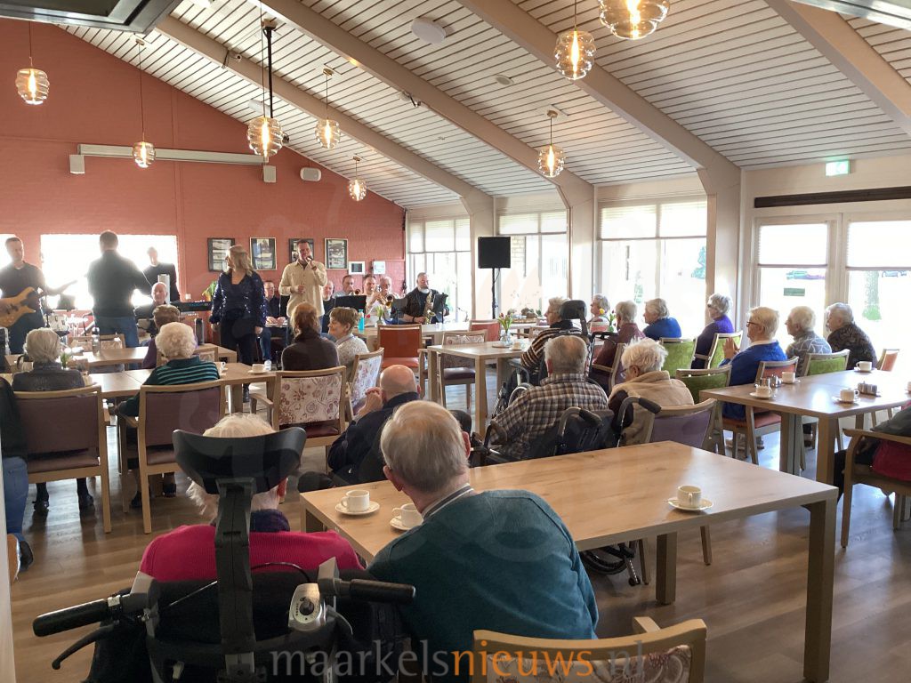 Feestelijke ochtend Anholtskamp met De Biscaya’s