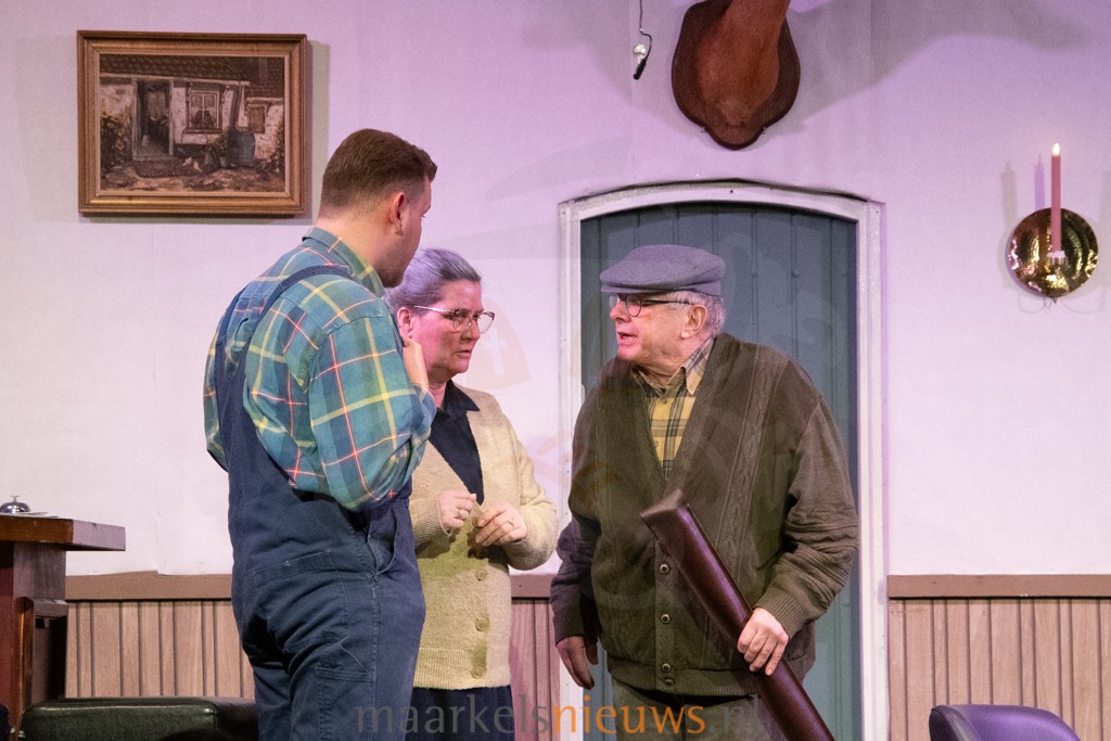 Geslaagde première ‘Nonnen over de vloer’ in Herike-Elsen