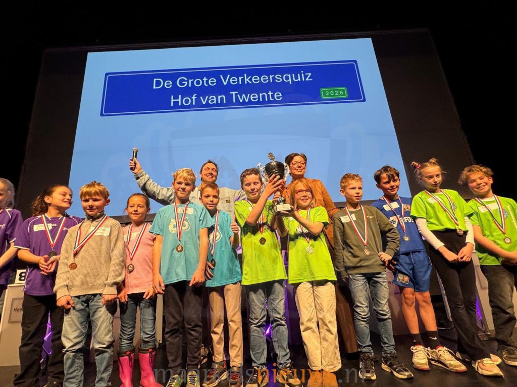 De Welp blinkt uit met spandoek bij Grote Verkeersquiz 2026