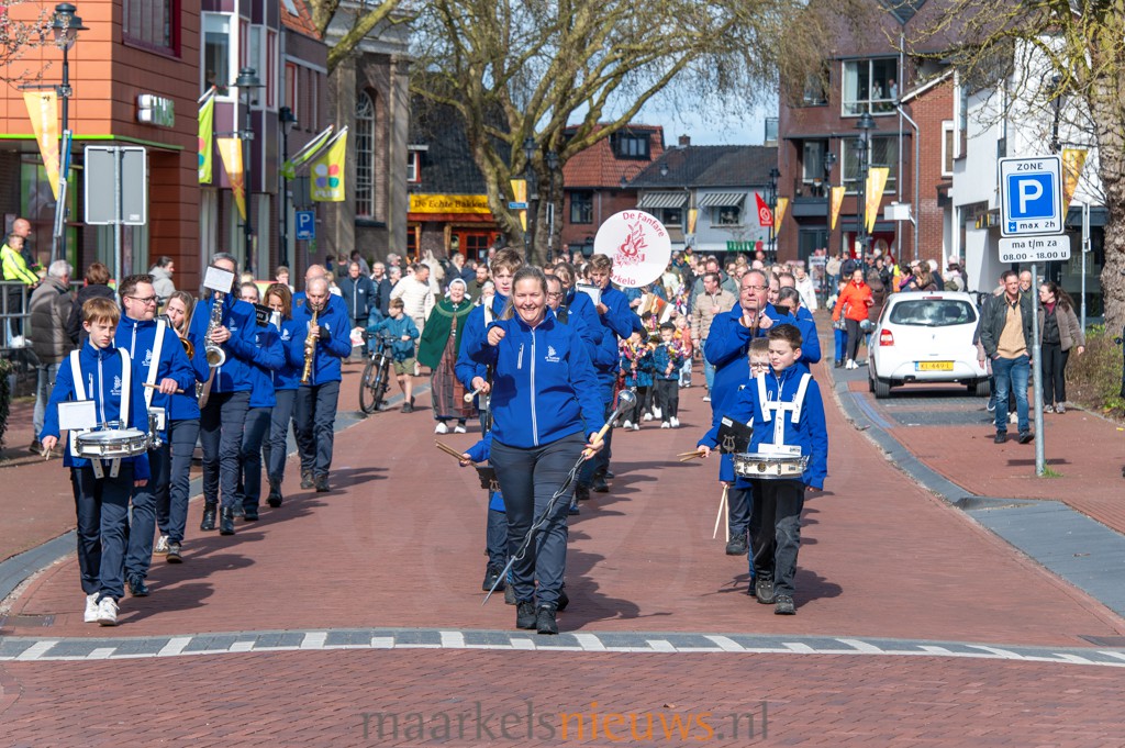 Palmpasenoptocht Markelo trekt veel bekijks