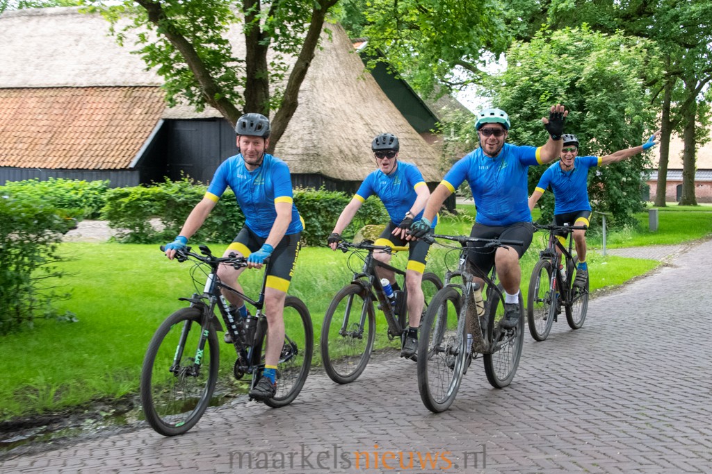 Fietsers trotseren buien tijdens 5HVLN Toertocht