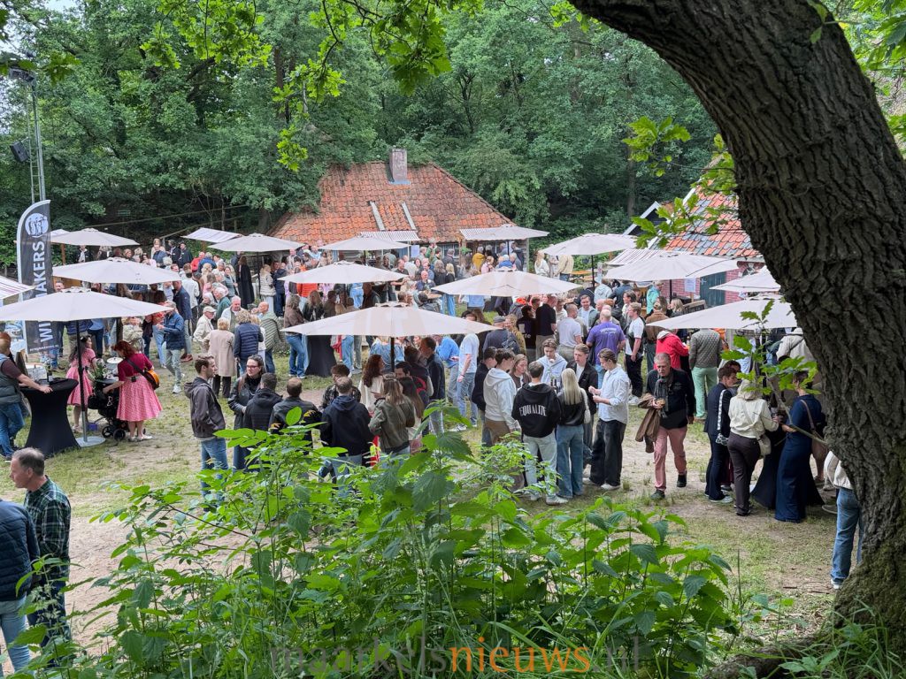 Veel belangstelling voor Internationale Wijnmarkt in De Kösterskoele